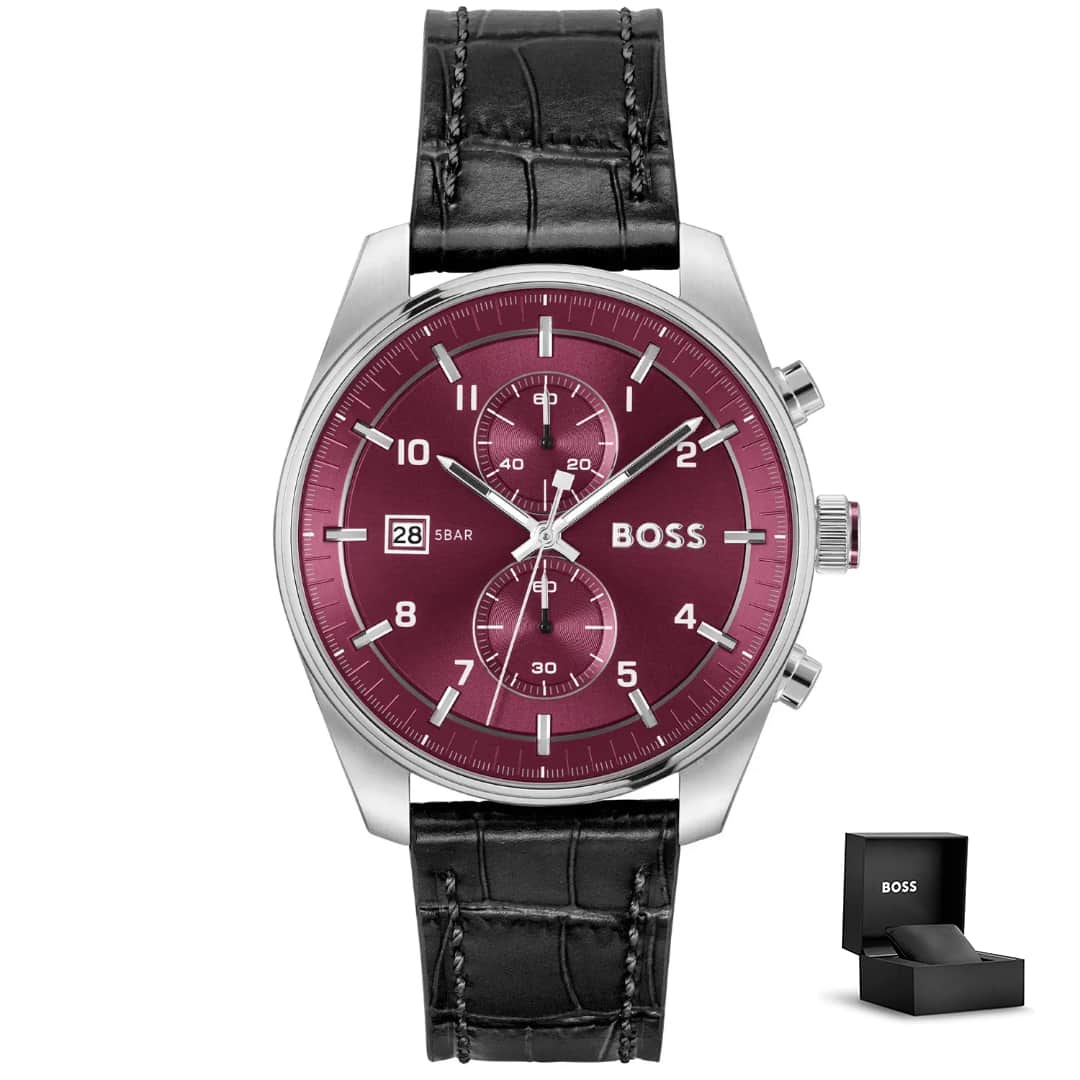Moška ura Hugo Boss Skytraveller 1514193 z bordo številčnico in črnim usnjenim paščkom, prikazana z originalno darilno škatlico